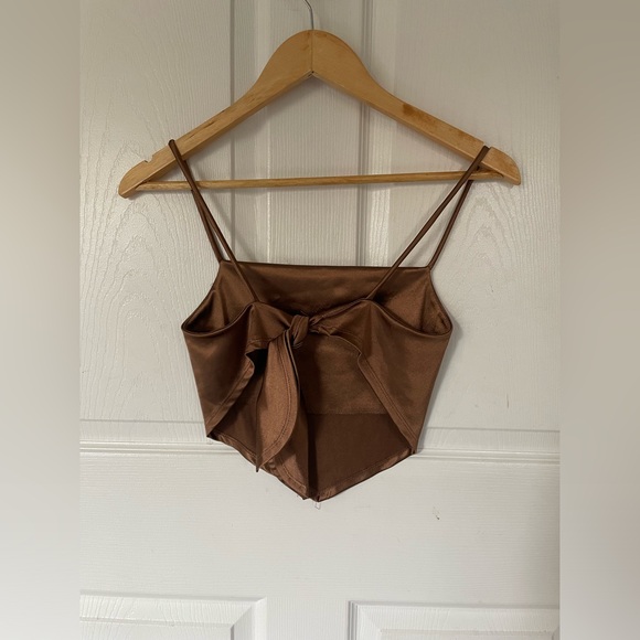 ECLIPSE satin tie back crop tank - Picture 2 of 3